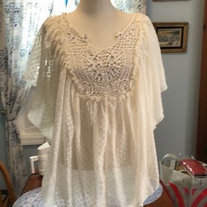 Off white dotted Swiss sheer and crocheted hippy top. Really cute & breezy Sz L